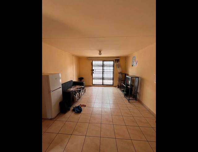 3 BEDROOM HOUSE FOR SALE IN LOTUS GARDENS